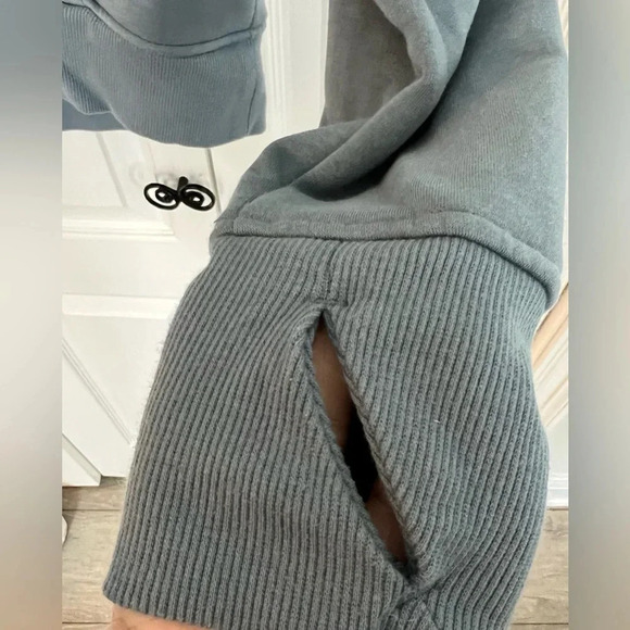 All in Motion  Women's Size S Asymmetrical Zip Pullover Sweatshirt blue. - Picture 6 of 8